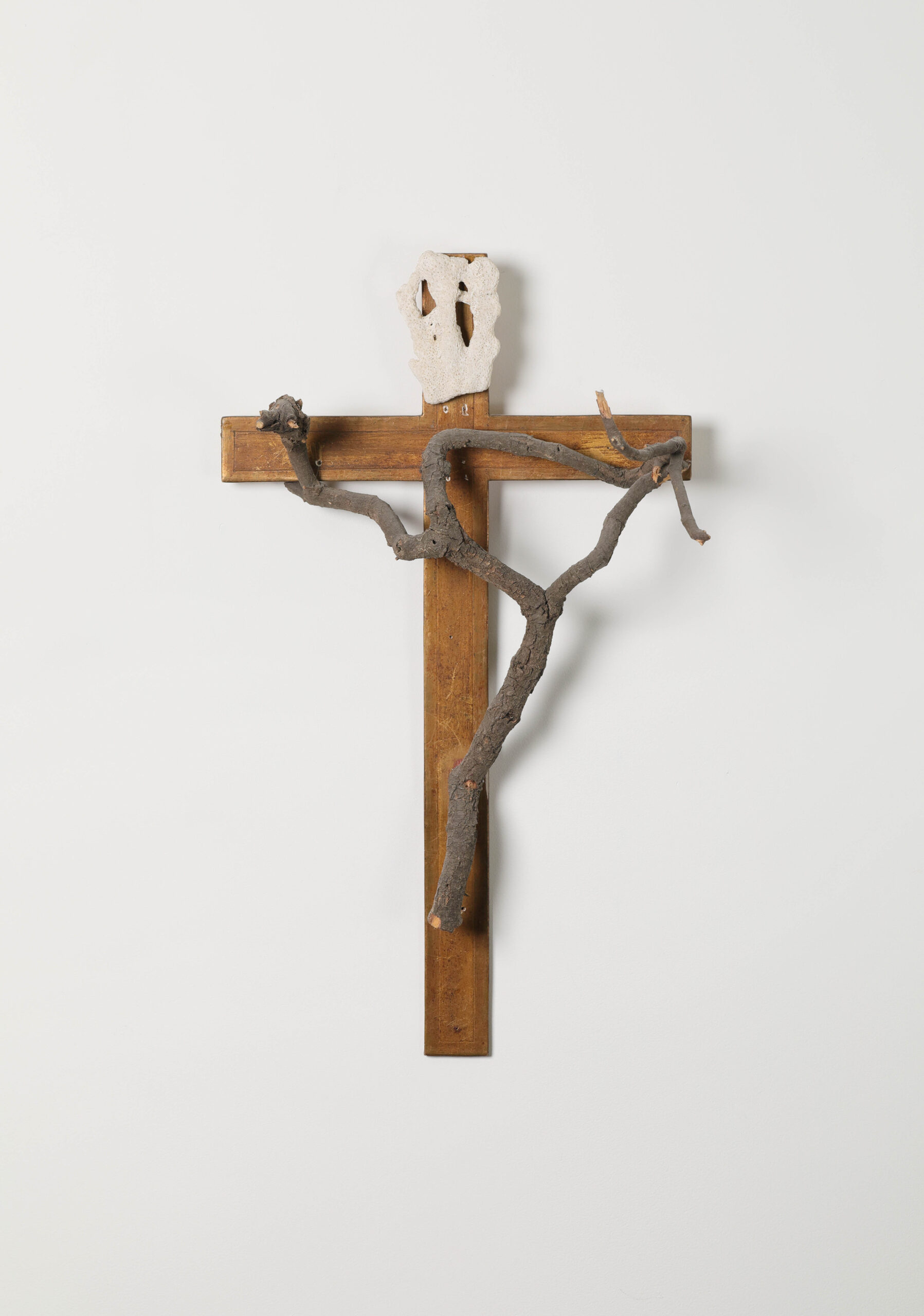 Christ en bois-corail